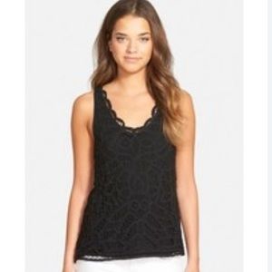 Hinge lace overlay top size large, but fits like medium.